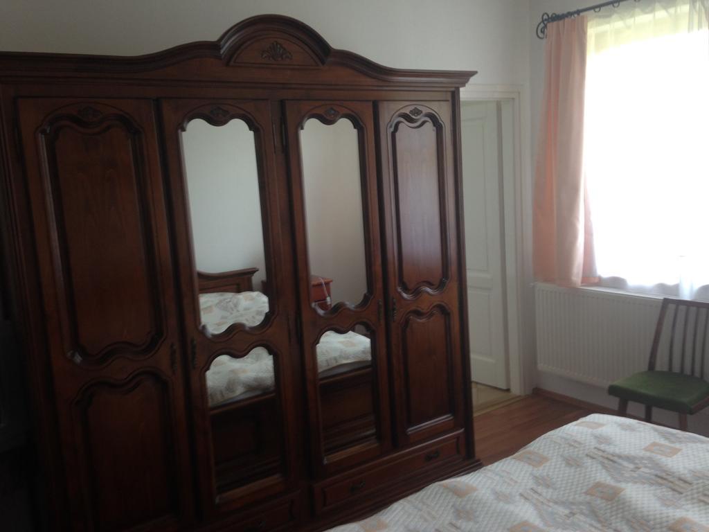 Koelcsey Kuria Vendeghaz Hotel Szatmarcseke Luaran gambar